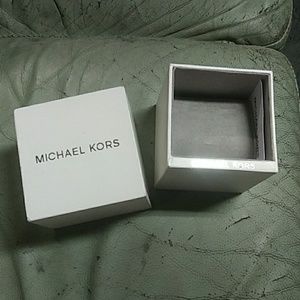 Michael kors watch box